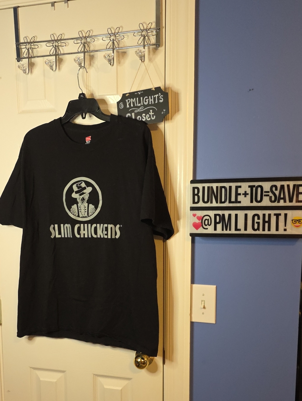 Hanes Tagless Graphic T-Shirt "Slim Chickens" Black XL Short Sleeve